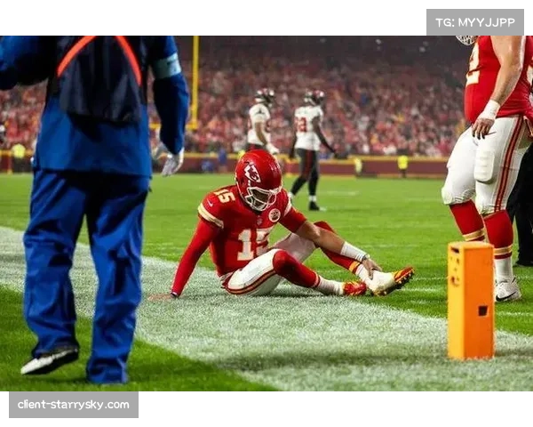 酋长王朝显现落幕迹象 进攻组频繁失误与马霍姆斯重伤赛季雪上加霜