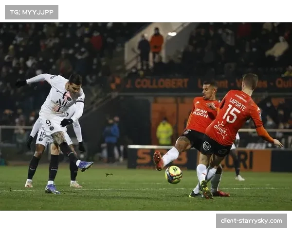 洛里昂1比0小胜里昂 帕吉一锤定音助球队取宝贵三分 洛里昂1比0小胜里昂 帕吉一锤定音助球队取宝贵三分